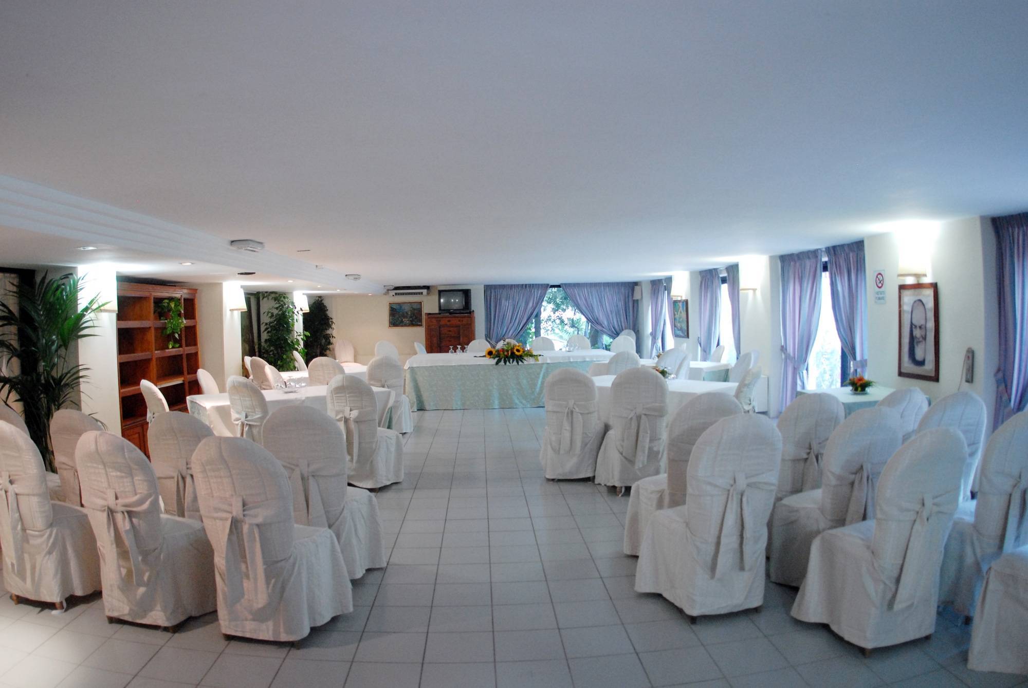 V7 Hotel San Giovanni Rotondo Kültér fotó