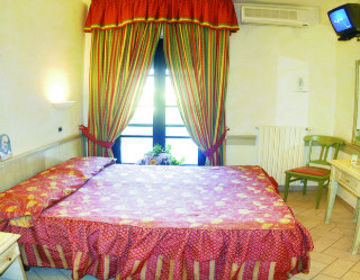 V7 Hotel San Giovanni Rotondo Kültér fotó