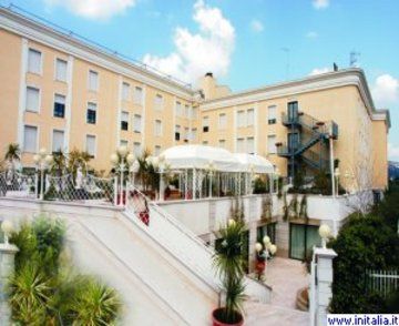 V7 Hotel San Giovanni Rotondo Kültér fotó